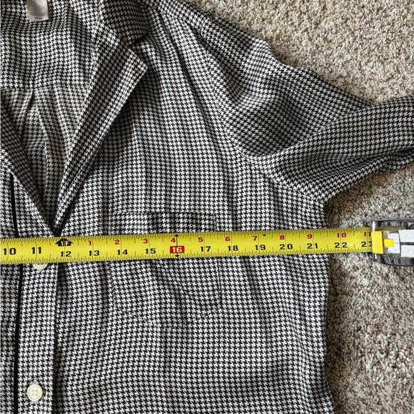 Victoria’s Secret 100% Silk Night Shirt Black & White Size Medium - Picture 8 of 9